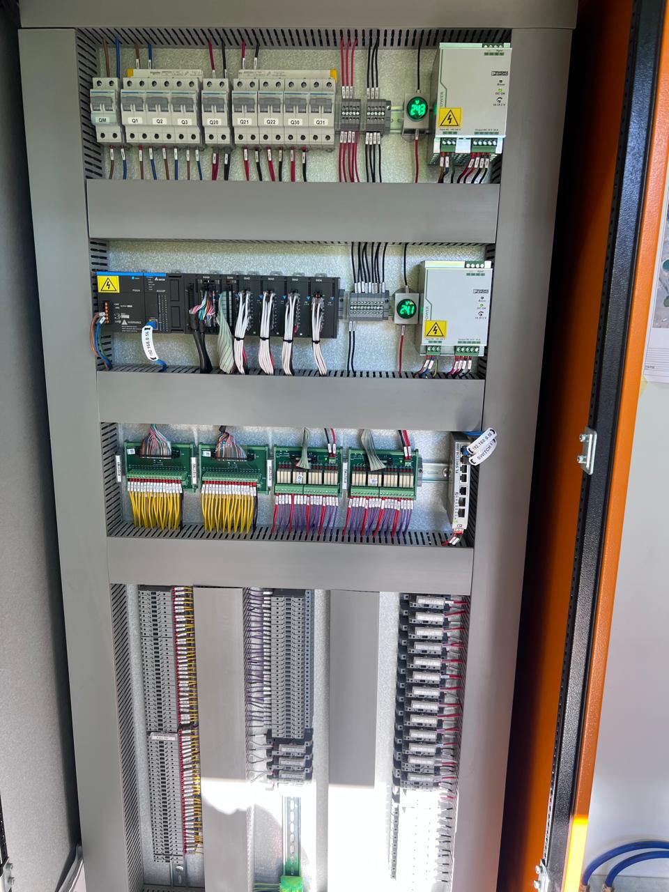 Food and beverage production line automation
